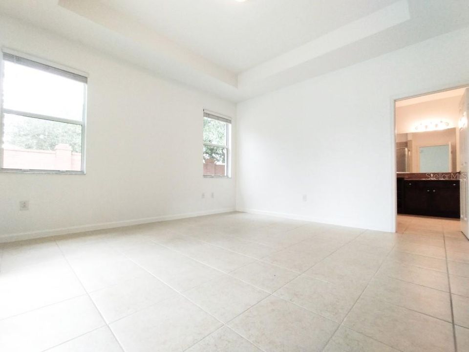 For Sale: $470,000 (3 beds, 2 baths, 2011 Square Feet)