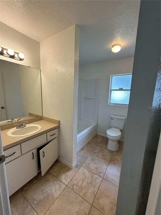 For Rent: $1,700 (3 beds, 2 baths, 1188 Square Feet)