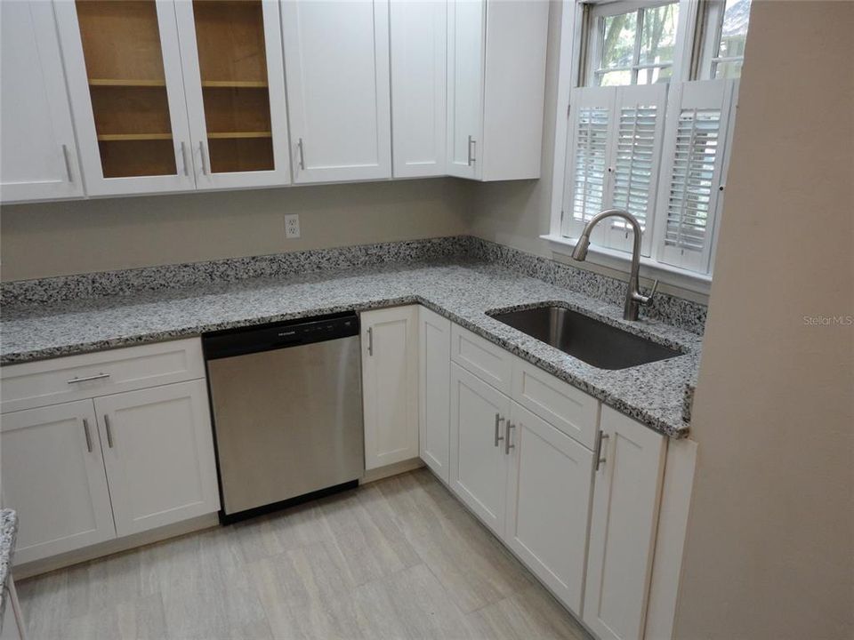 For Rent: $1,650 (2 beds, 2 baths, 992 Square Feet)