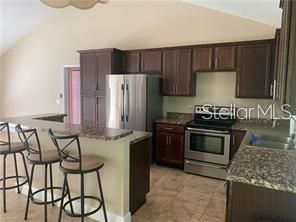 For Rent: $1,800 (3 beds, 2 baths, 1228 Square Feet)