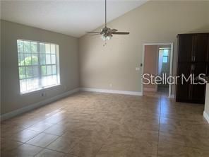 For Rent: $1,800 (3 beds, 2 baths, 1228 Square Feet)