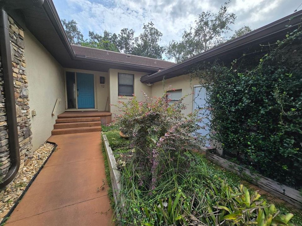 For Rent: $2,399 (3 beds, 2 baths, 2520 Square Feet)