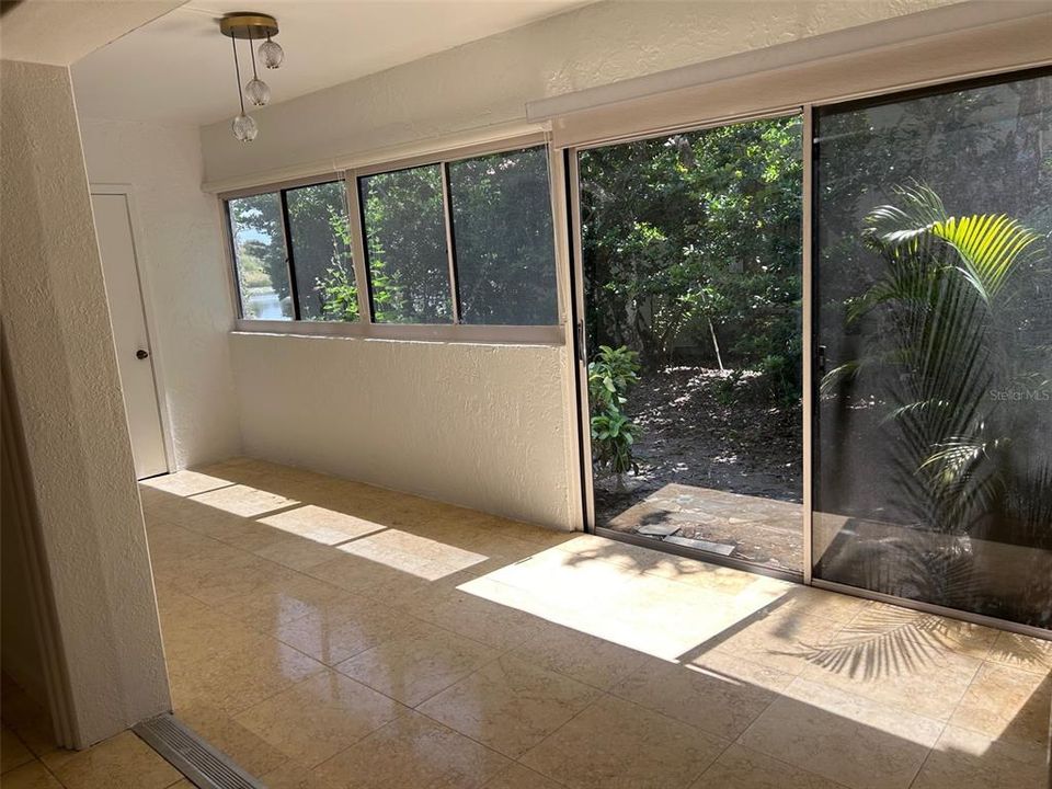 En Venta: $320,000 (3 camas, 2 baños, 1700 Pies cuadrados)