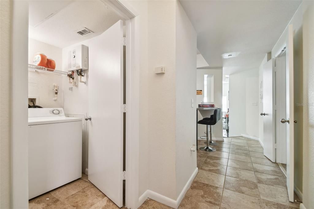 For Sale: $299,900 (1 beds, 1 baths, 789 Square Feet)