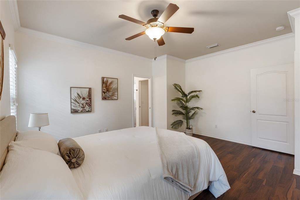 For Sale: $349,900 (3 beds, 2 baths, 1469 Square Feet)