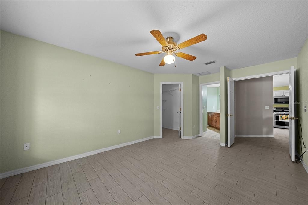 For Sale: $241,500 (2 beds, 2 baths, 1555 Square Feet)