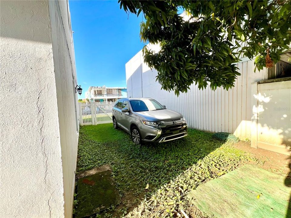 En Venta: $215,000 (4 camas, 2 baños, 1661 Pies cuadrados)