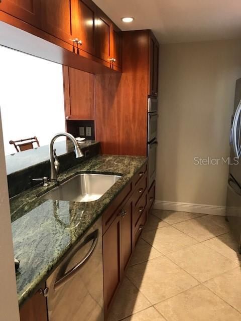 For Rent: $2,750 (2 beds, 2 baths, 1320 Square Feet)