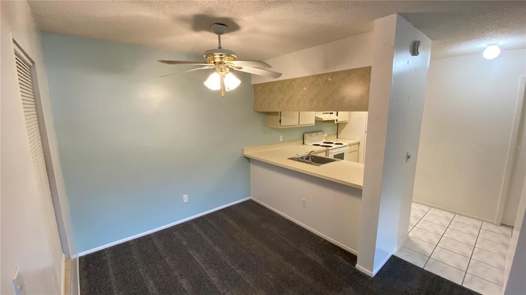 For Rent: $1,375 (1 beds, 1 baths, 742 Square Feet)