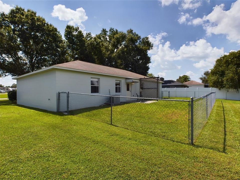 Active With Contract: $269,900 (3 beds, 2 baths, 1145 Square Feet)