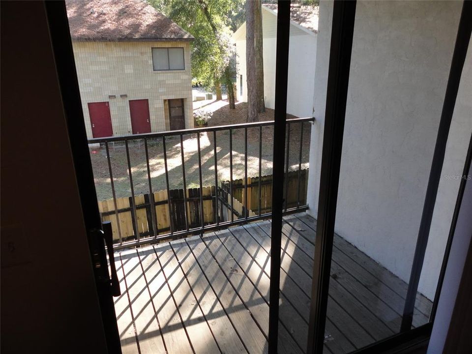 For Rent: $1,295 (2 beds, 1 baths, 1046 Square Feet)