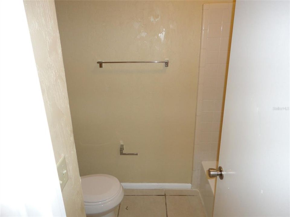 For Rent: $1,295 (2 beds, 1 baths, 1046 Square Feet)