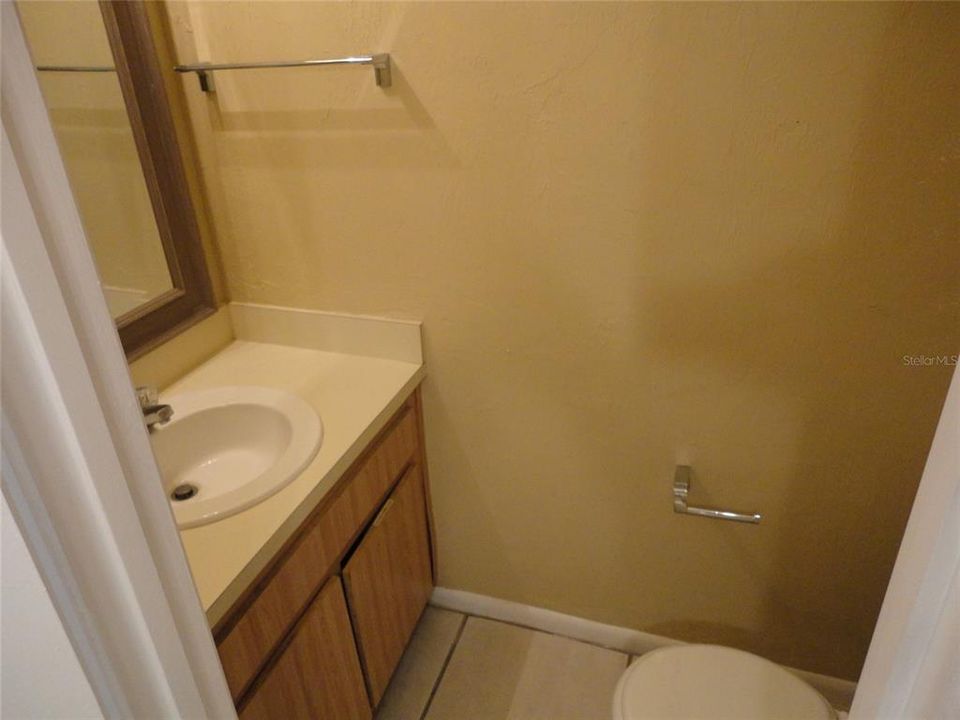 For Rent: $1,295 (2 beds, 1 baths, 1046 Square Feet)