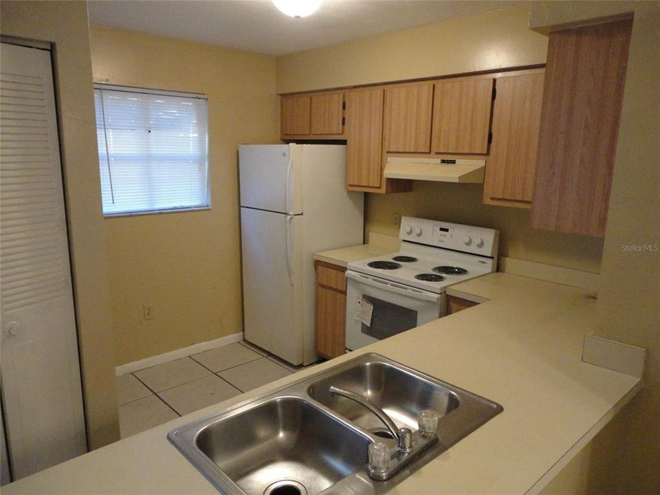 For Rent: $1,295 (2 beds, 1 baths, 1046 Square Feet)