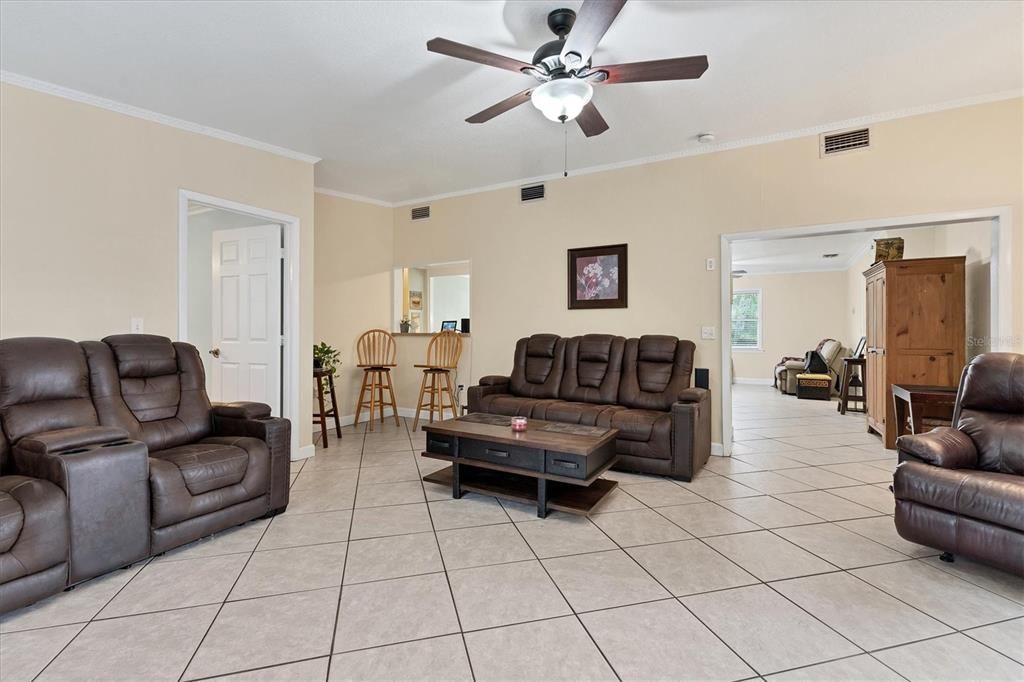 For Sale: $379,900 (3 beds, 2 baths, 1746 Square Feet)