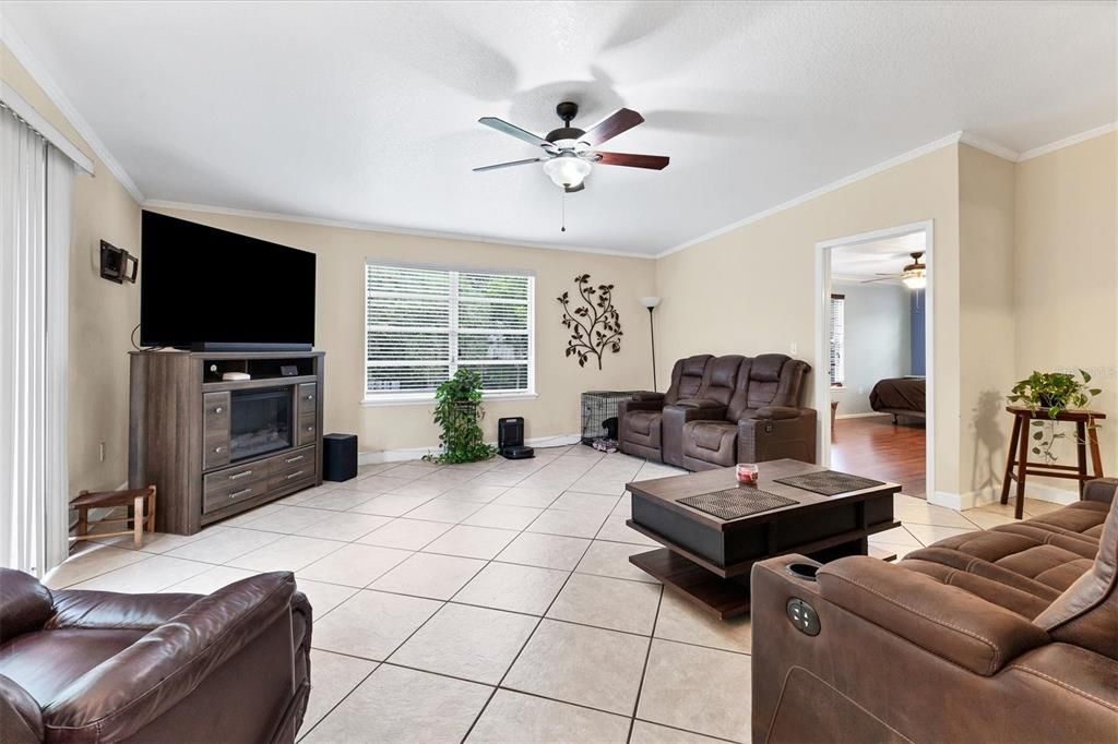 For Sale: $379,900 (3 beds, 2 baths, 1746 Square Feet)