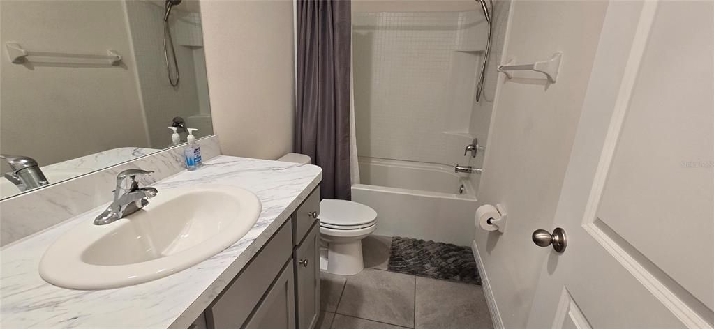 For Rent: $2,150 (3 beds, 2 baths, 1688 Square Feet)