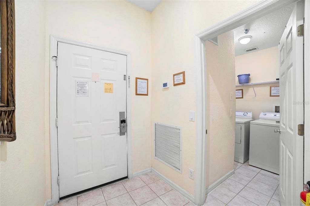 For Sale: $230,000 (2 beds, 2 baths, 1173 Square Feet)