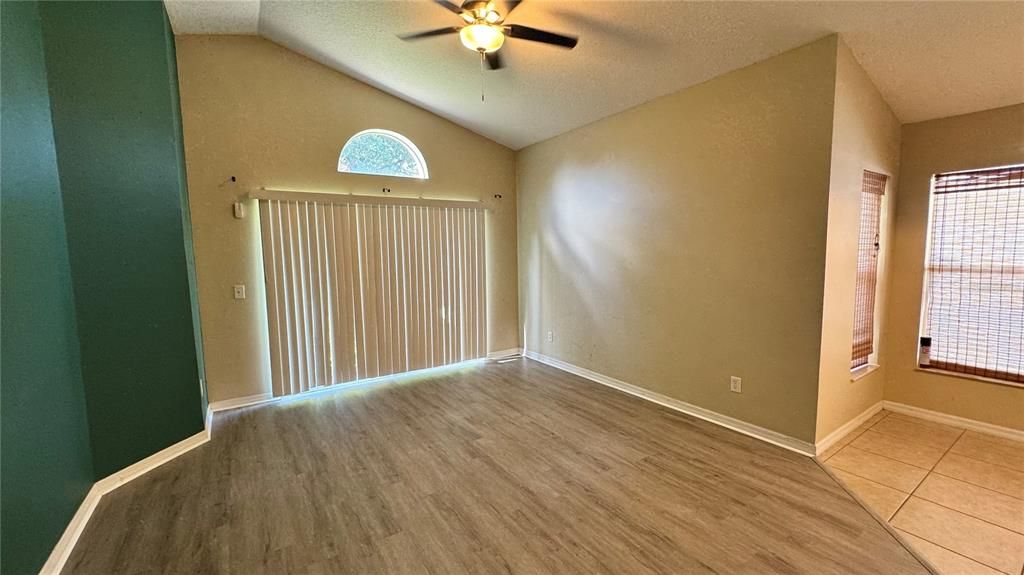 For Rent: $2,200 (3 beds, 2 baths, 1517 Square Feet)