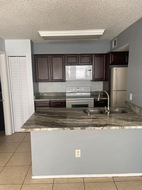 For Rent: $1,700 (2 beds, 2 baths, 1026 Square Feet)