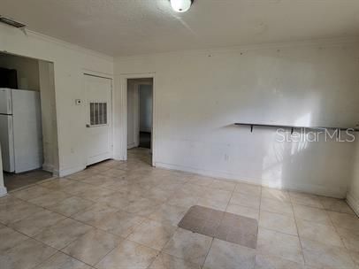 For Rent: $1,200 (3 beds, 1 baths, 959 Square Feet)