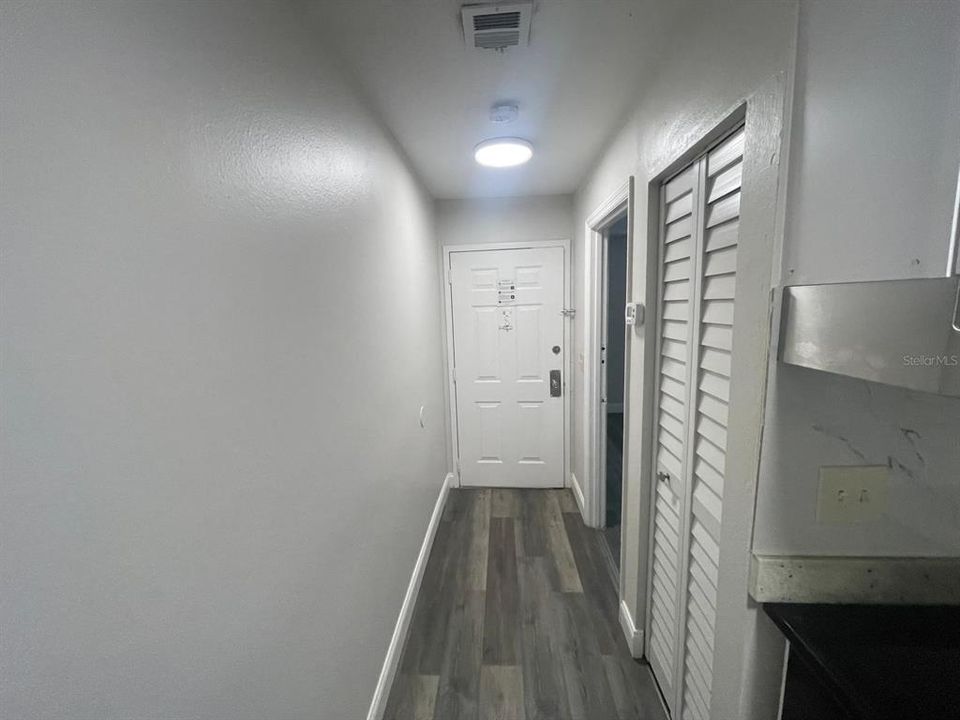 For Sale: $270,000 (2 beds, 2 baths, 1124 Square Feet)