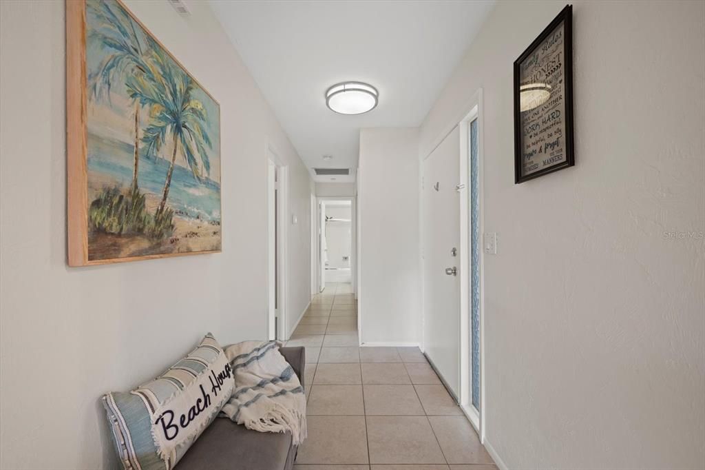 Foyer towards the bedrooms