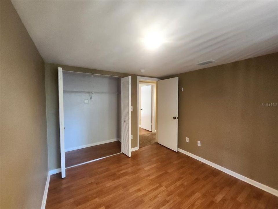 For Rent: $1,150 (2 beds, 1 baths, 975 Square Feet)