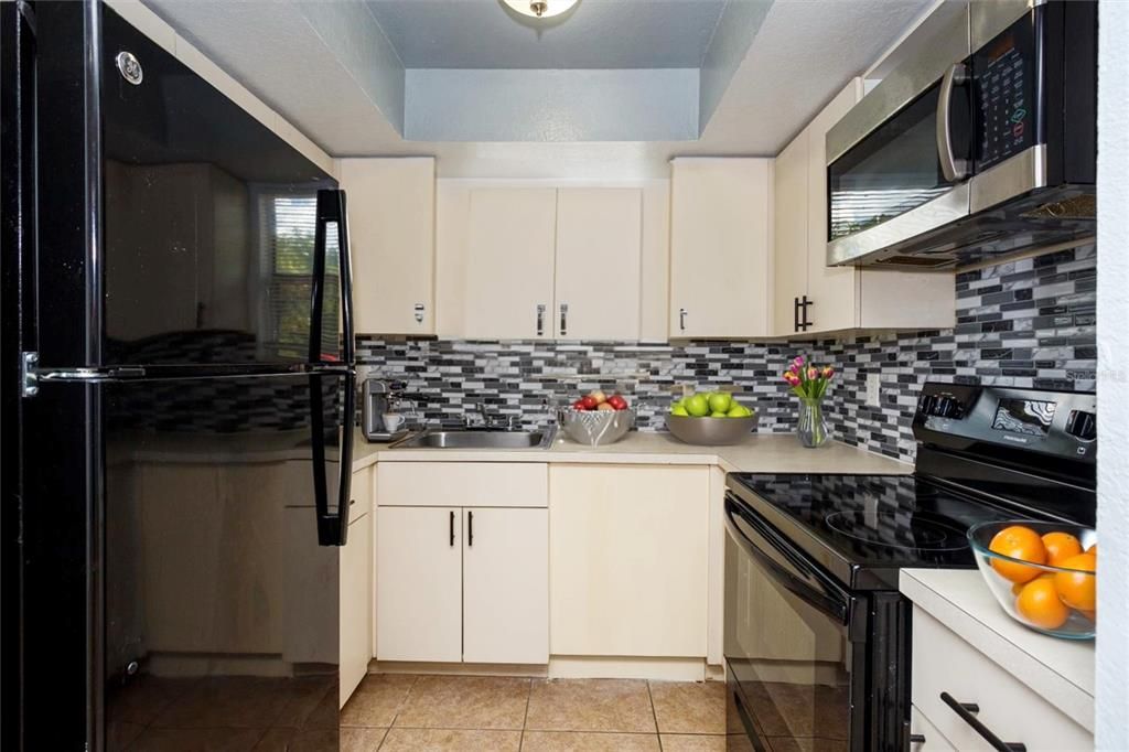 For Rent: $1,195 (1 beds, 1 baths, 630 Square Feet)