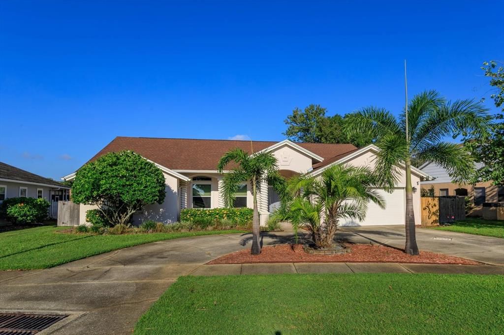 For Sale: $625,000 (3 beds, 2 baths, 2570 Square Feet)