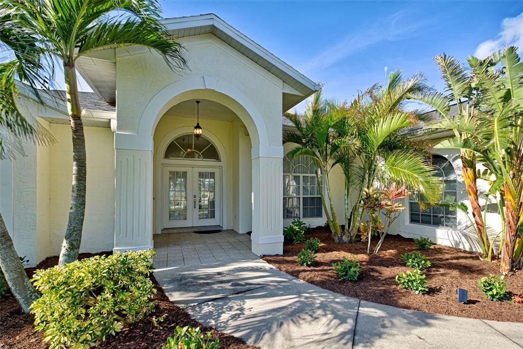 Active With Contract: $549,000 (4 beds, 3 baths, 2583 Square Feet)