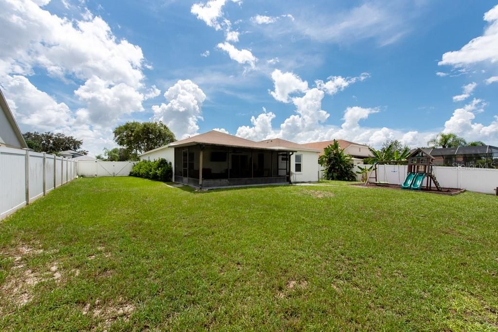 For Sale: $400,000 (3 beds, 2 baths, 1745 Square Feet)