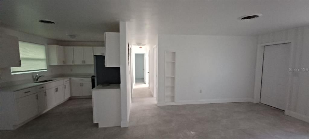 For Rent: $1,650 (3 beds, 1 baths, 1208 Square Feet)