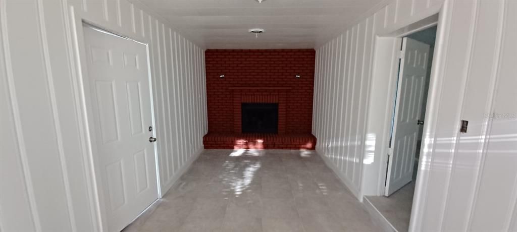 For Rent: $1,650 (3 beds, 1 baths, 1208 Square Feet)