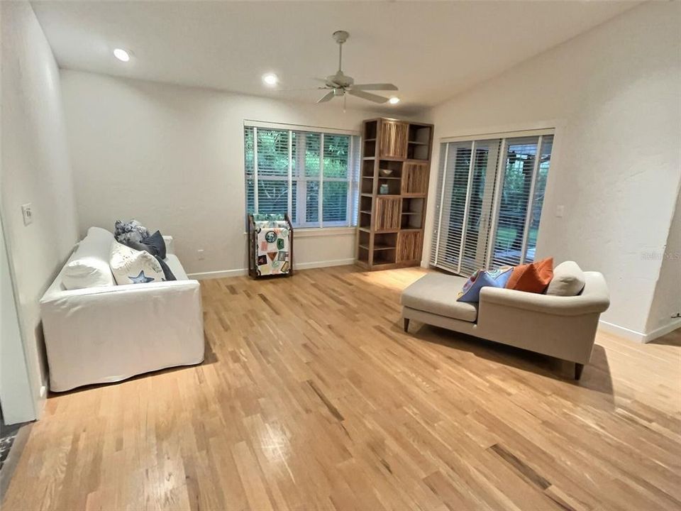 For Sale: $3,150,000 (4 beds, 2 baths, 3933 Square Feet)