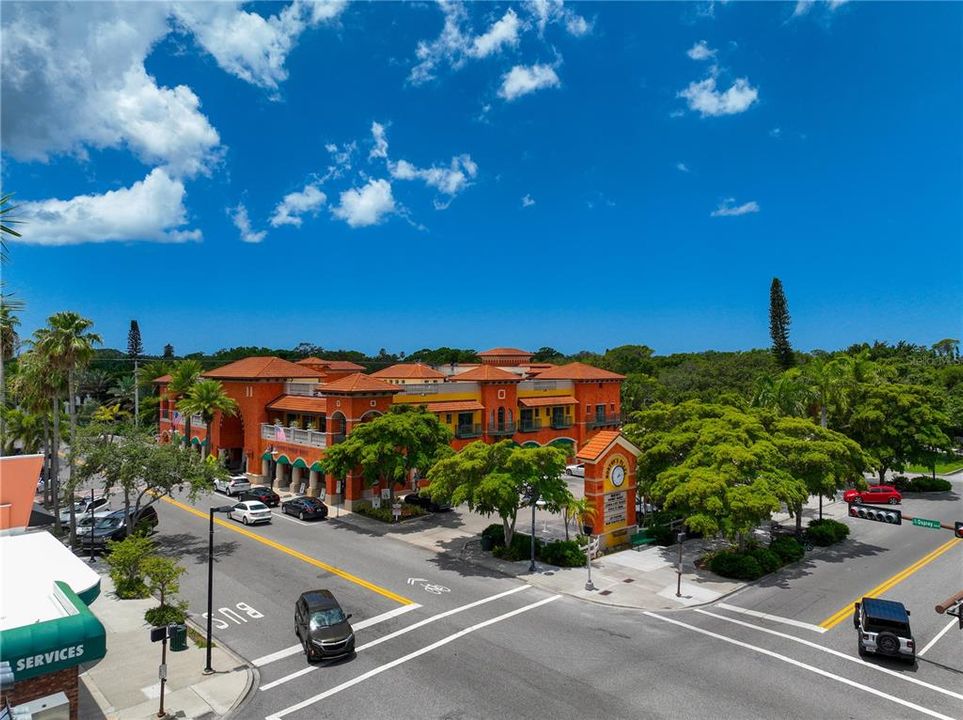 For Sale: $3,150,000 (4 beds, 2 baths, 3933 Square Feet)