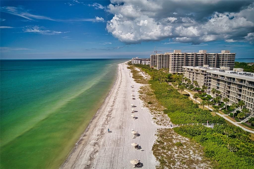 For Sale: $3,150,000 (4 beds, 2 baths, 3933 Square Feet)