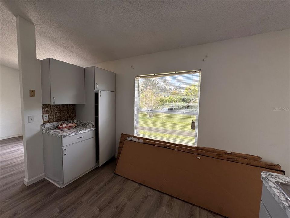 For Rent: $2,300 (3 beds, 2 baths, 1607 Square Feet)