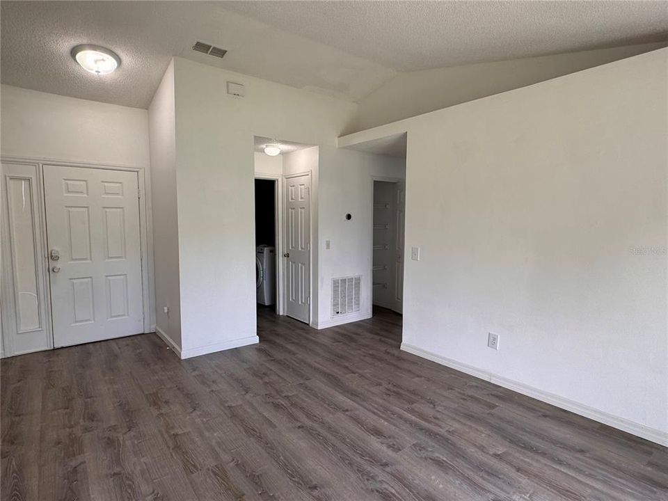 For Rent: $2,300 (3 beds, 2 baths, 1607 Square Feet)