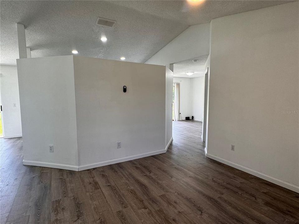 For Rent: $2,300 (3 beds, 2 baths, 1607 Square Feet)