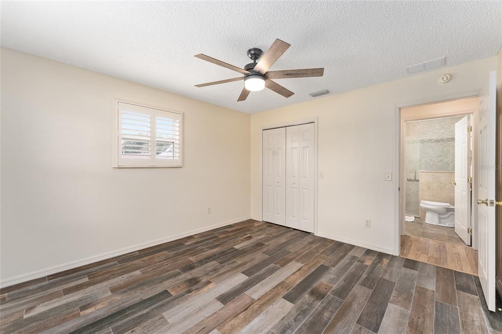 For Sale: $274,850 (2 beds, 2 baths, 1148 Square Feet)