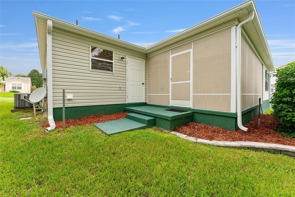 For Sale: $274,850 (2 beds, 2 baths, 1148 Square Feet)