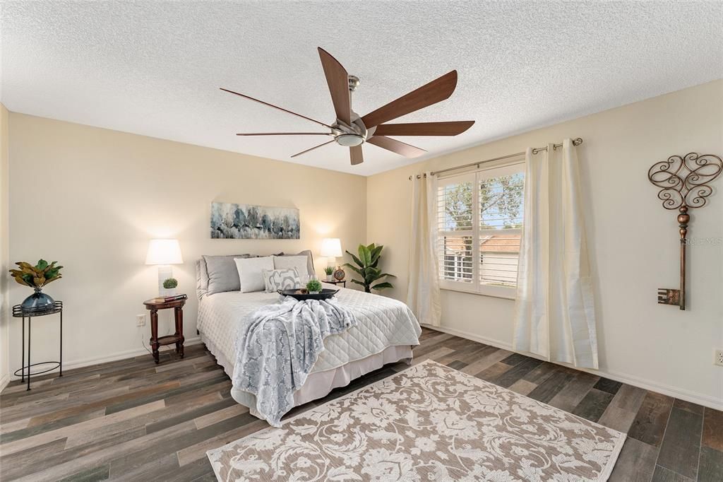 For Sale: $274,850 (2 beds, 2 baths, 1148 Square Feet)