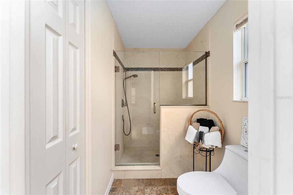 For Sale: $274,850 (2 beds, 2 baths, 1148 Square Feet)