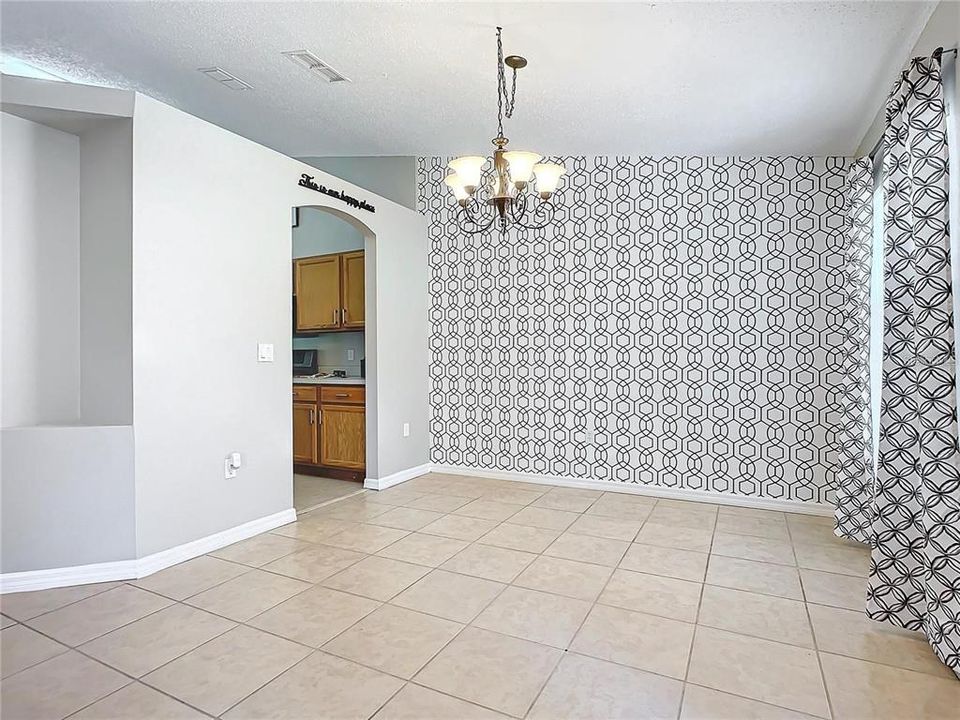 For Rent: $2,400 (3 beds, 2 baths, 1636 Square Feet)