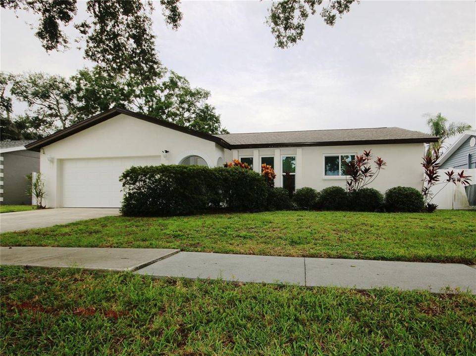 For Sale: $550,000 (3 beds, 2 baths, 1801 Square Feet)