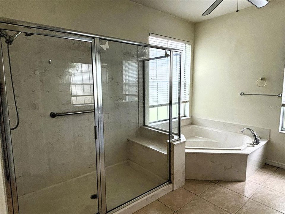 En Venta: $375,000 (3 camas, 2 baños, 2447 Pies cuadrados)