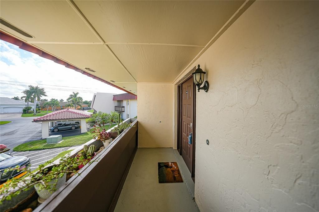 For Sale: $295,000 (2 beds, 2 baths, 1114 Square Feet)