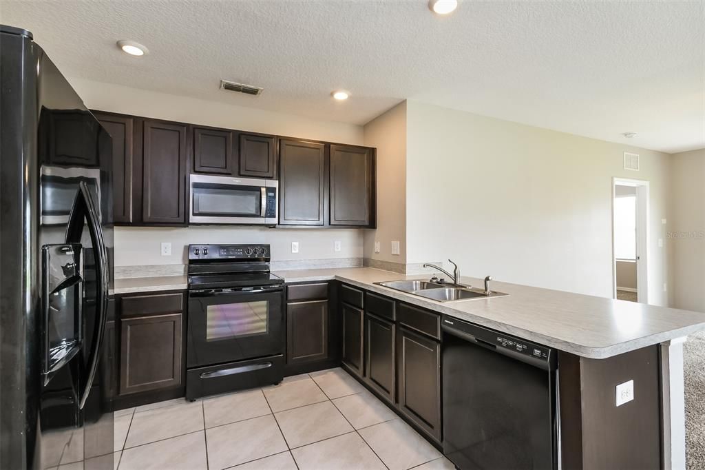 For Rent: $1,680 (3 beds, 2 baths, 1535 Square Feet)