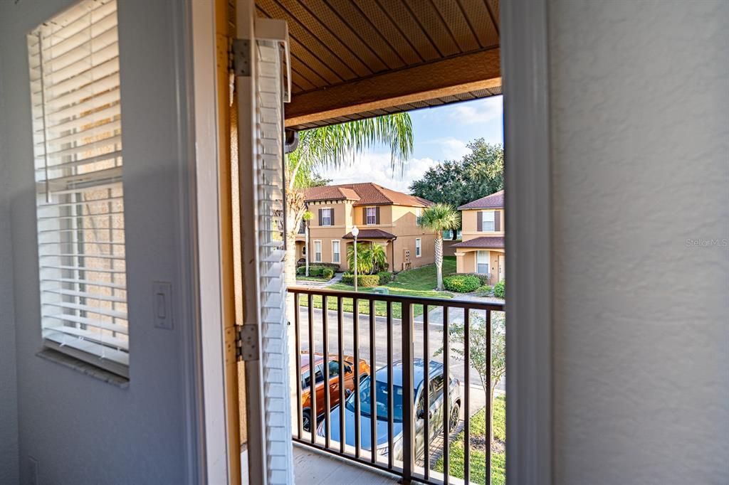 For Sale: $335,000 (3 beds, 3 baths, 1492 Square Feet)